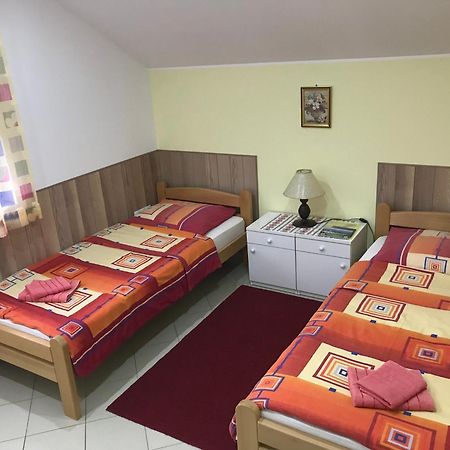Guesthouse Rebel Deliblát Kültér fotó
