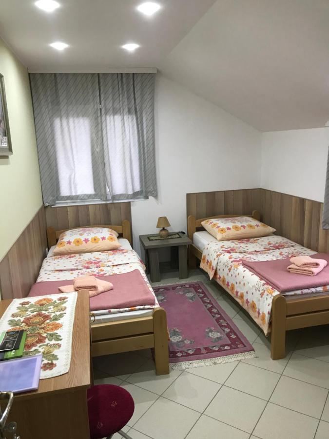 Guesthouse Rebel Deliblát Kültér fotó