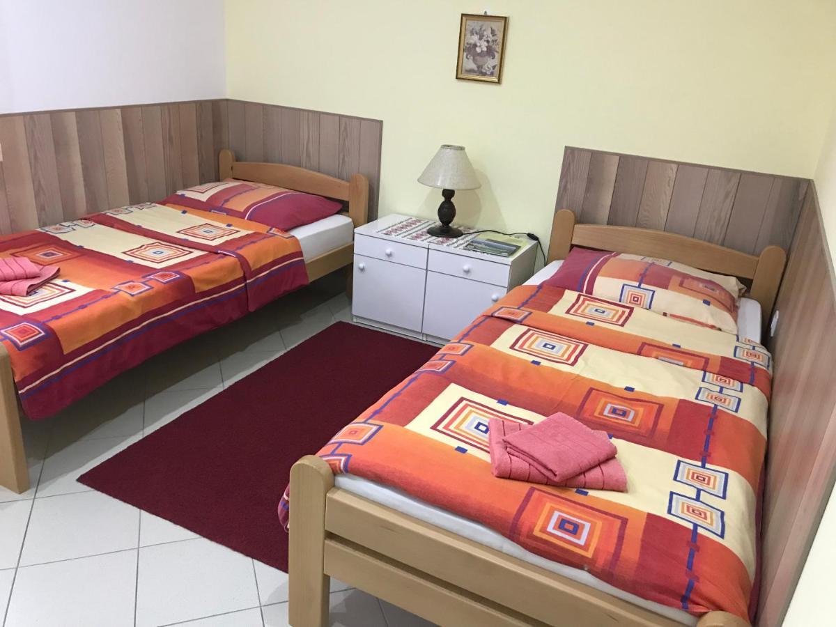 Guesthouse Rebel Deliblát Kültér fotó
