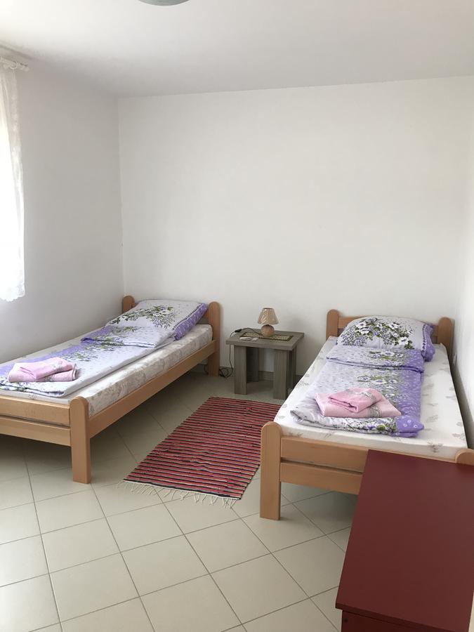 Guesthouse Rebel Deliblát Kültér fotó