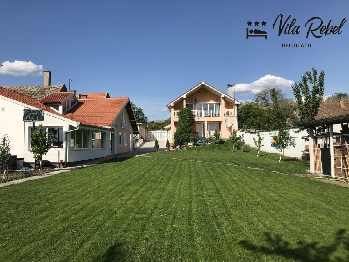Guesthouse Rebel Deliblát Kültér fotó