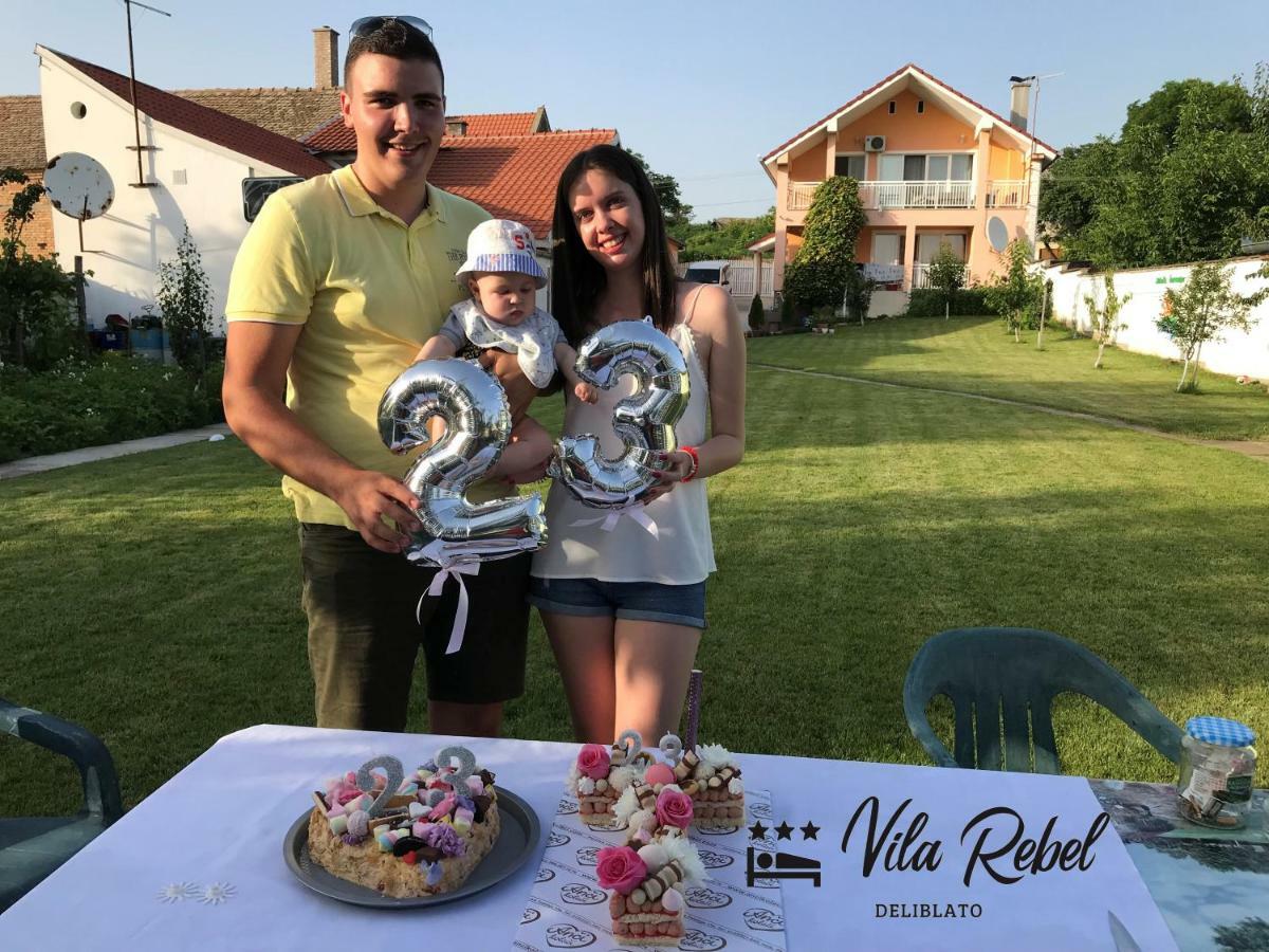 Guesthouse Rebel Deliblát Kültér fotó